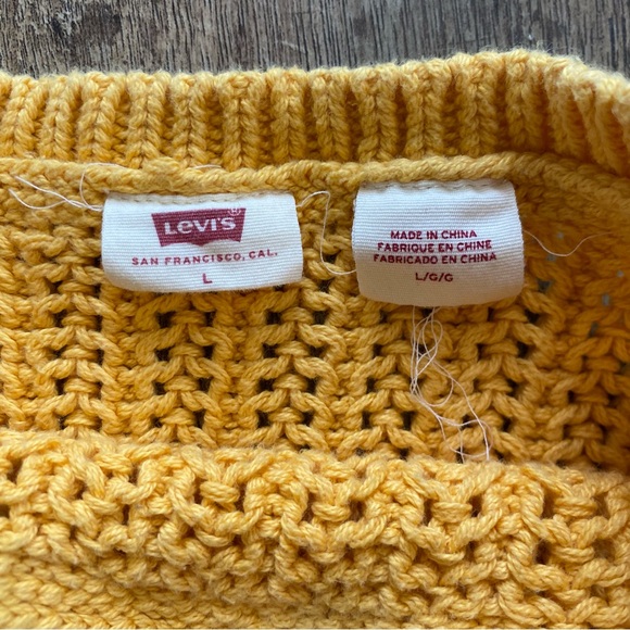levi’s crochet cropped sweater tank in yellow - Picture 4 of 4